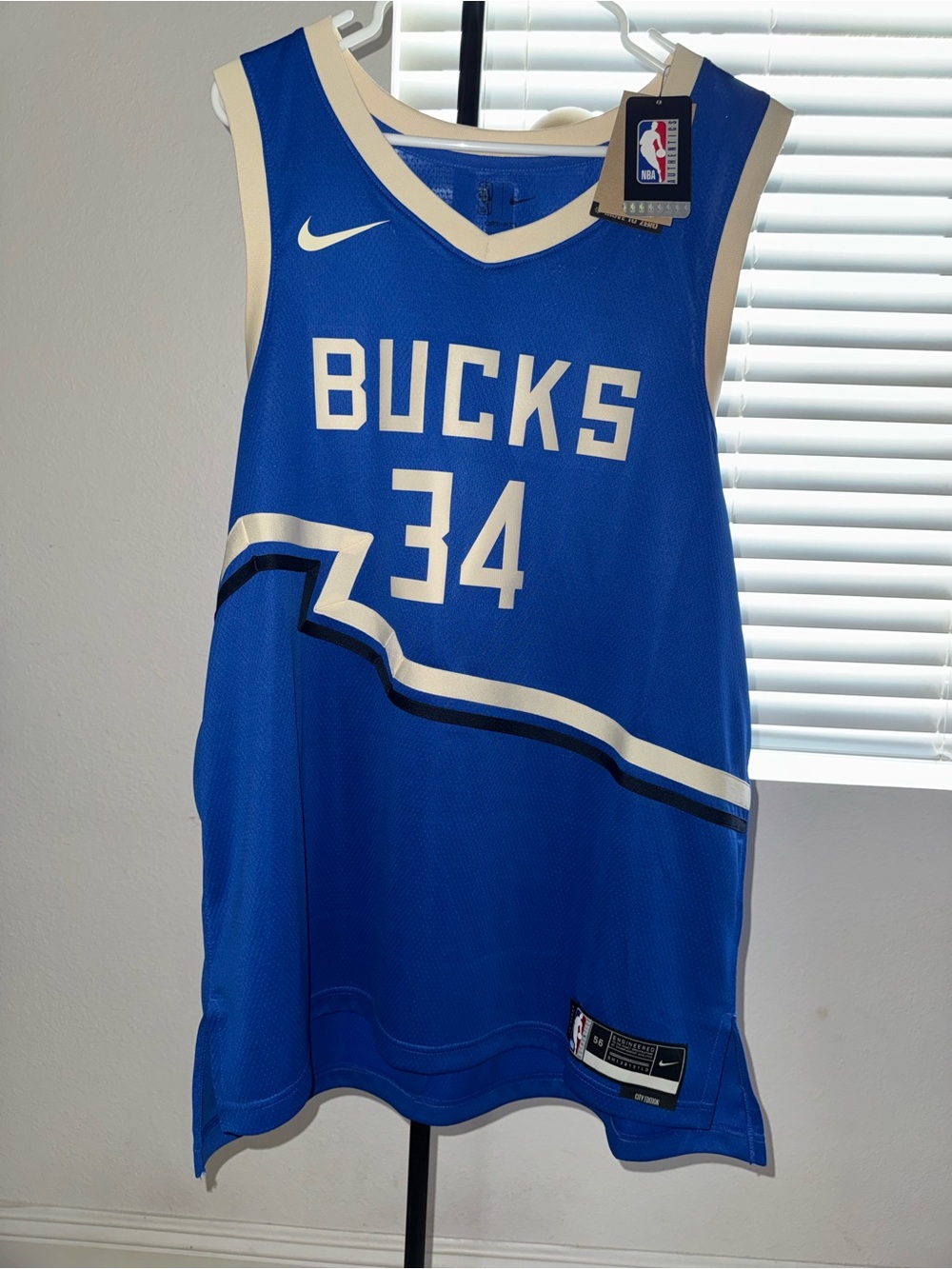 NBA - Giannis Antetokounmpo Limited Edition Milwaukee Bucks Jersey